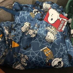 Snoopy Halloween peanuts Charlie Brown sleeve pajamas